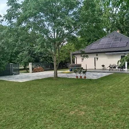 Karat * Gyula